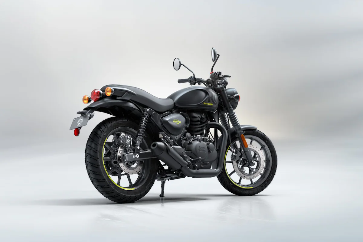Royal Enfield Hunter 350 Graphite Grey 2025 side view