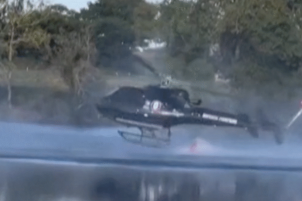 Firefighting helicopter in France before crash while refilling water